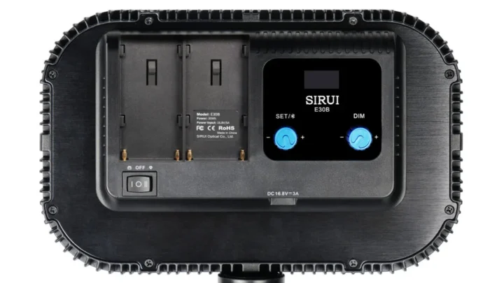 SIRUI E30B 雙色溫 LED 柔光面板燈背面控制面板